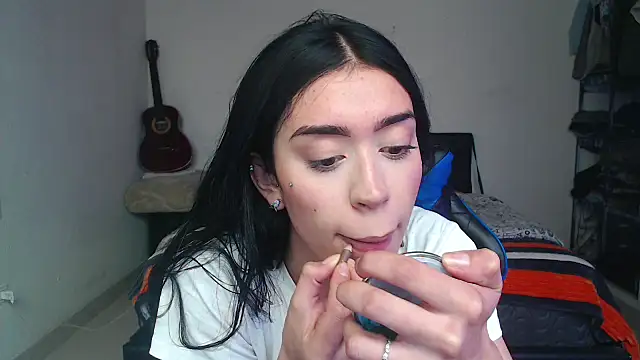 Snapshot of Julieta_De_Los_Angeles chatting on October 14, 4:41 pm Julieta De Los Angeles online show from October 14, 4:41 pm