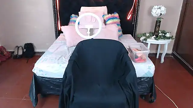 Snapshot of VioletaaaSlave chatting on October 17, 11:35 am VioletaaaSlave online show from October 17, 11:35 am