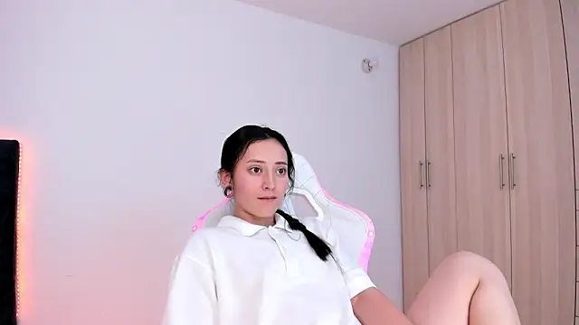 liaqueen610 online show from March 1, 9:48 pm