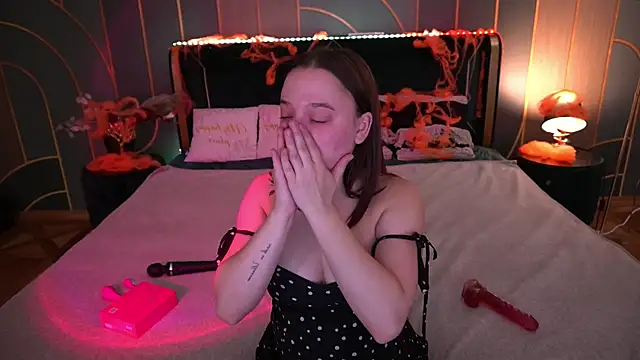 MonAmourrrR online show from October 22, 5:41 am