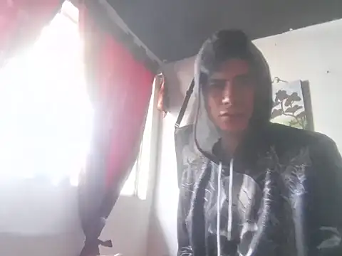 lmlfff online show from June 13, 3:32 pm
