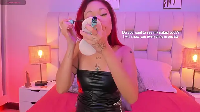 SkinnyFoxy online show from May 6, 8:14 pm