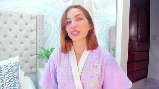 Mia Parissi online show from January 11, 6:01 pm