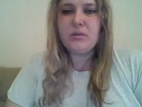 Snapshot of ParisMimi chatting on February 23, 10:45 am ParisMimi online show from February 23, 10:45 am