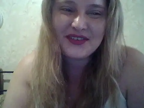Snapshot of ParisMimi chatting on April 11, 7:45 am ParisMimi online show from April 11, 7:45 am