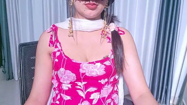 Snapshot of Aashika-Kaur chatting on May 24, 4:17 am Aashika-Kaur online show from May 24, 4:17 am