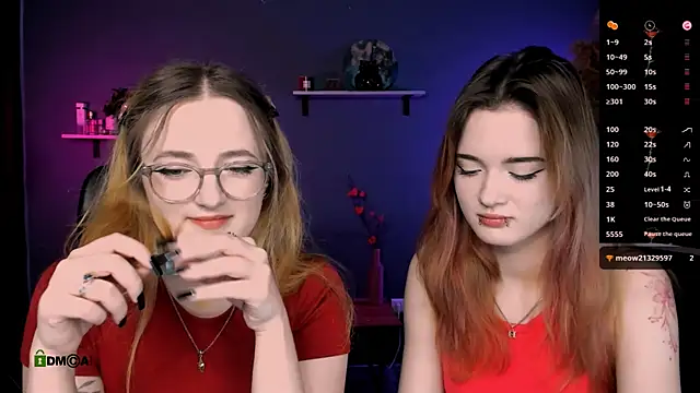 Snapshot of liana_kisses chatting on October 15, 9:20 am liana kisses online show from October 15, 9:20 am