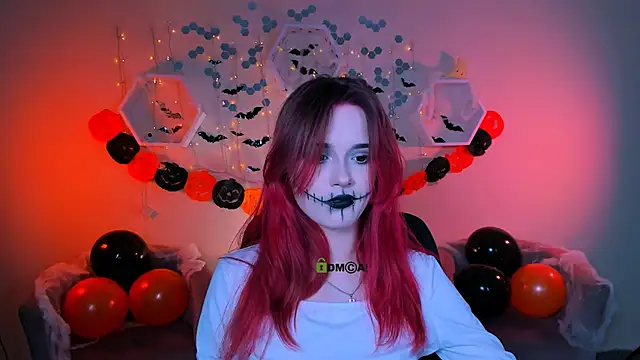 Snapshot of liana_kisses chatting on October 24, 7:43 pm liana kisses online show from October 24, 7:43 pm