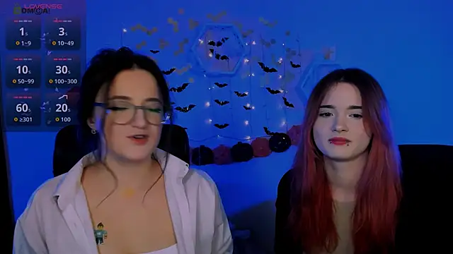 Snapshot of liana_kisses chatting on October 30, 7:58 pm liana kisses online show from October 30, 7:58 pm