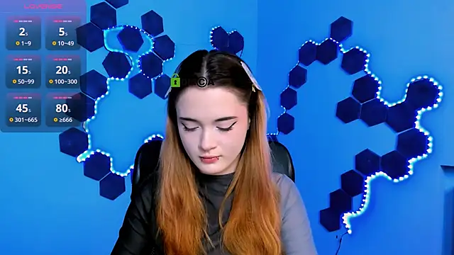 Snapshot of liana_kisses chatting on December 4, 8:06 pm liana kisses online show from December 4, 8:06 pm