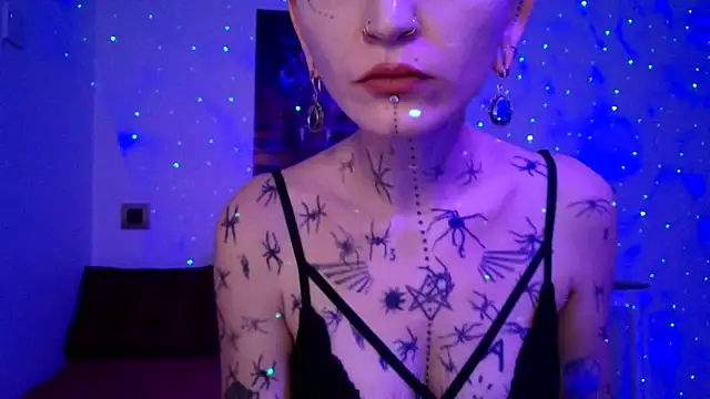 Snapshot of ValeryCrowley14 chatting on December 5, 9:29 am ValeryCrowley14 online show from December 5, 9:29 am