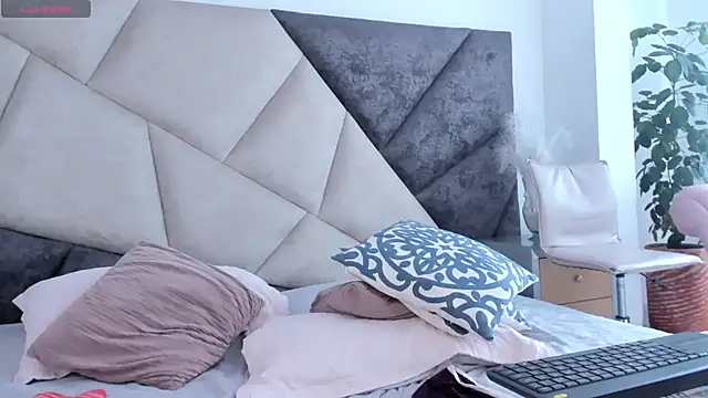 BarbaraKnox  online show from January 13, 3:04 pm