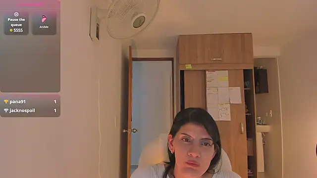 Snapshot of misstoya chatting on December 5, 1:03 am misstoya online show from December 5, 1:03 am