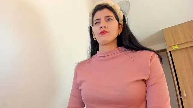 Snapshot of misstoya chatting on February 5, 4:16 am misstoya online show from February 5, 4:16 am