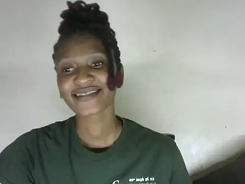 Snapshot of Pretty-emmie chatting on February 8, 4:36 pm Pretty-emmie online show from February 8, 4:36 pm