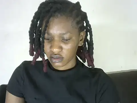 Snapshot of Pretty-emmie chatting on March 5, 6:33 am Pretty-emmie online show from March 5, 6:33 am