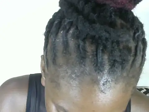 Snapshot of Pretty-emmie chatting on March 6, 11:20 pm Pretty-emmie online show from March 6, 11:20 pm