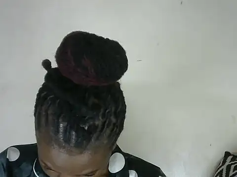 Snapshot of Pretty-emmie chatting on March 7, 9:06 pm Pretty-emmie online show from March 7, 9:06 pm