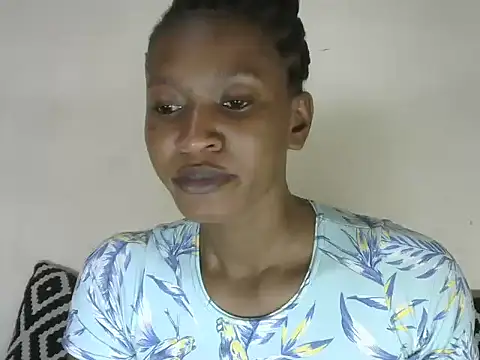 Snapshot of Pretty-emmie chatting on March 19, 7:38 pm Pretty-emmie online show from March 19, 7:38 pm