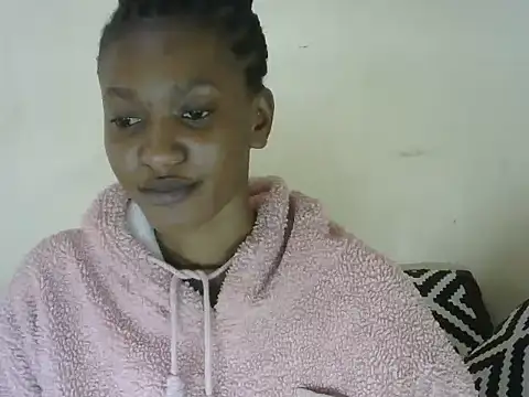 Snapshot of Pretty-emmie chatting on March 21, 12:39 pm Pretty-emmie online show from March 21, 12:39 pm