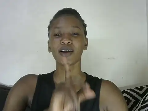Snapshot of Pretty-emmie chatting on March 23, 8:59 am Pretty-emmie online show from March 23, 8:59 am