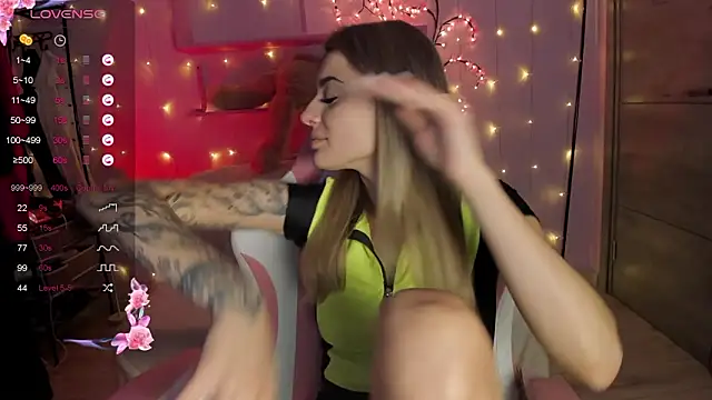 Snapshot of Jasmine_urPrincess chatting on February 28, 5:41 am Jasmine urPrincess online show from February 28, 5:41 am