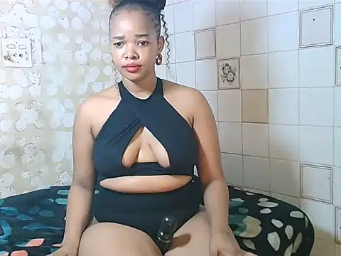 Snapshot of MissHornyChristian25 chatting on December 2, 12:27 am MissHornyChristian25 online show from December 2, 12:27 am