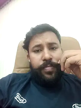 Snapshot of zakly69 chatting on May 2, 2:44 pm zakly69 online show from May 2, 2:44 pm