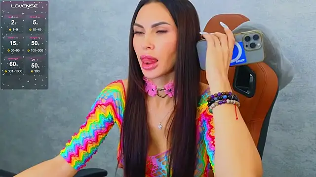 Snapshot of KimDavisBaby chatting on October 21, 4:24 am KimDavisBaby online show from October 21, 4:24 am