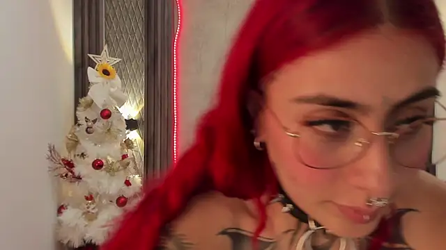 selene red  online show from December 26, 4:58 pm