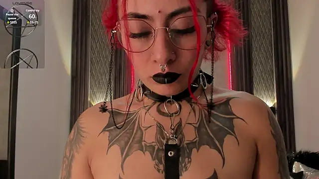 selene red  online show from January 17, 4:47 pm