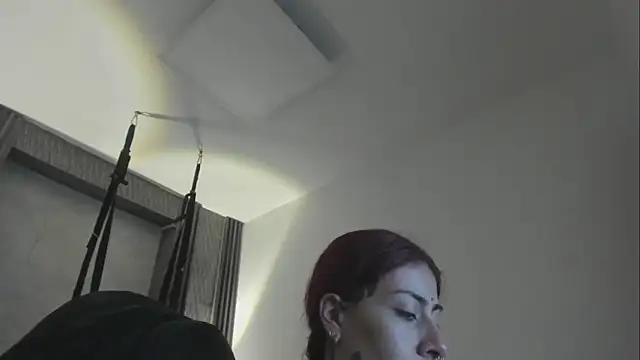 selene red  online show from January 9, 1:58 pm