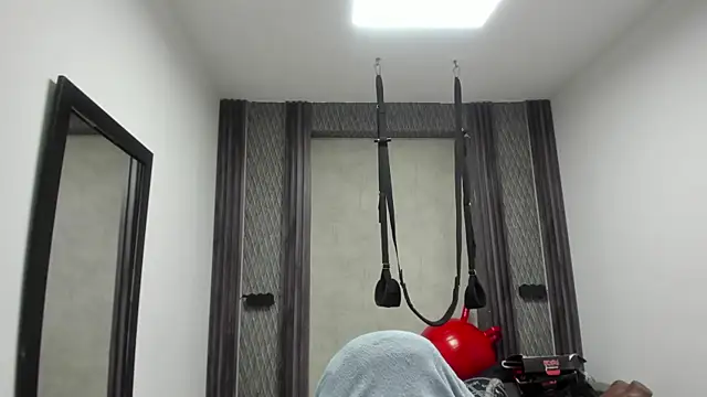 selene red  online show from May 7, 1:33 am