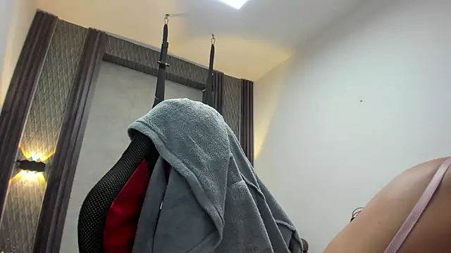 selene red  online show from May 25, 1:55 am