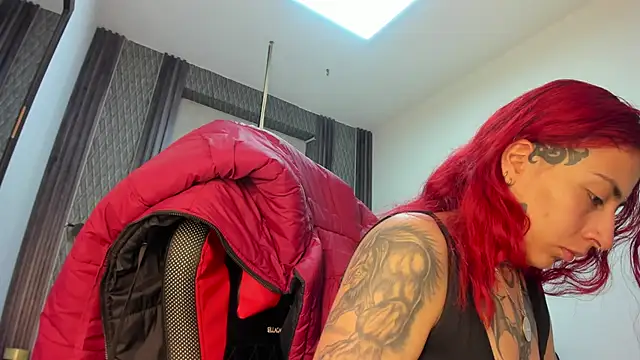 selene red  online show from June 10, 2:45 am