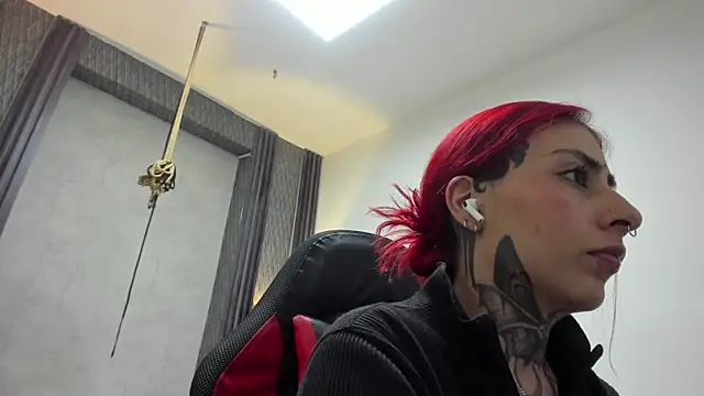 selene red  online show from June 15, 1:41 am
