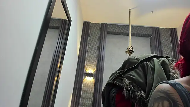 selene red  online show from June 19, 2:05 am