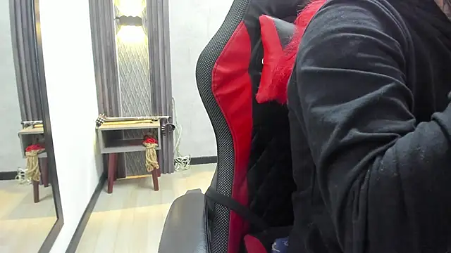 selene red  online show from June 22, 12:56 am