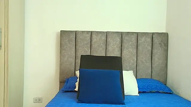 karina lewis  online show from October 13, 4:45 am