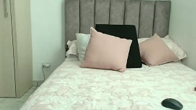 karina lewis  online show from February 10, 3:43 am