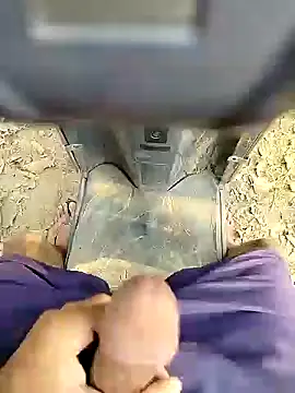 Snapshot of 88karan88 chatting on December 23, 4:22 am 88karan88 online show from December 23, 4:22 am