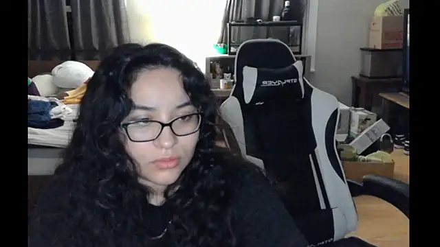 Elliewgfs online show from March 18, 1:53 am