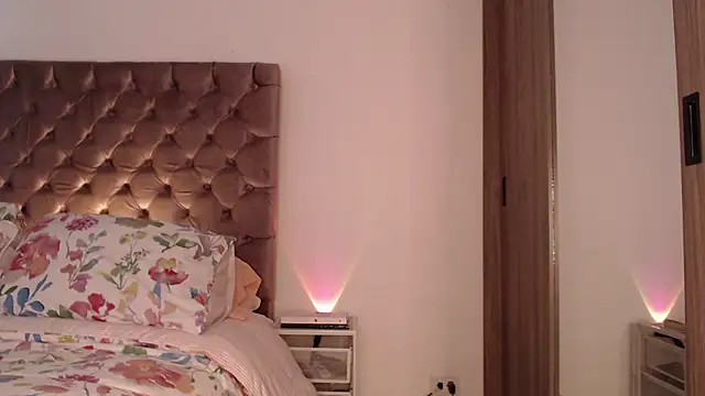 Roussmariehenao online show from December 17, 3:51 pm