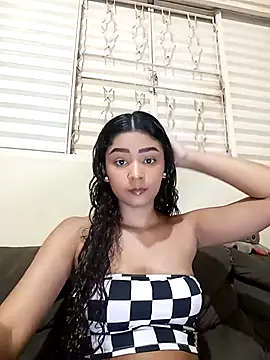 Snapshot of heleny901 chatting on February 19, 9:14 pm heleny901 online show from February 19, 9:14 pm