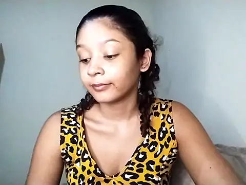 Snapshot of heleny901 chatting on February 24, 11:10 am heleny901 online show from February 24, 11:10 am