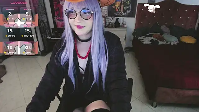 Snapshot of Avril2001 chatting on February 23, 1:02 am Avril2001 online show from February 23, 1:02 am
