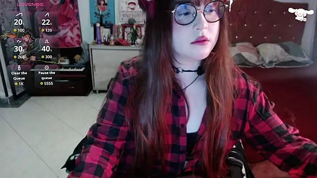 Snapshot of Avril2001 chatting on February 16, 3:57 am Avril2001 online show from February 16, 3:57 am