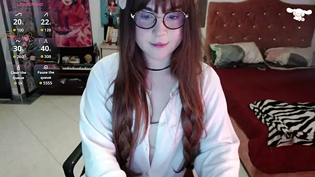 Snapshot of Avril2001 chatting on February 21, 5:52 am Avril2001 online show from February 21, 5:52 am