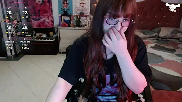 Snapshot of Avril2001 chatting on April 4, 3:38 am Avril2001 online show from April 4, 3:38 am