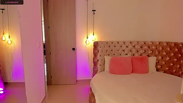 madisson davon online show from February 7, 9:51 pm